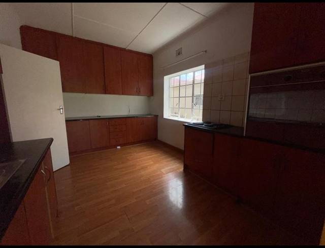 2 BEDROOM HOUSE FOR SALE IN CROSBY